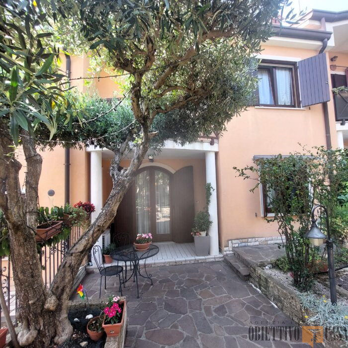 Rif. 10° MONFALCONE (Via Romana): Villa a schiera tricamere